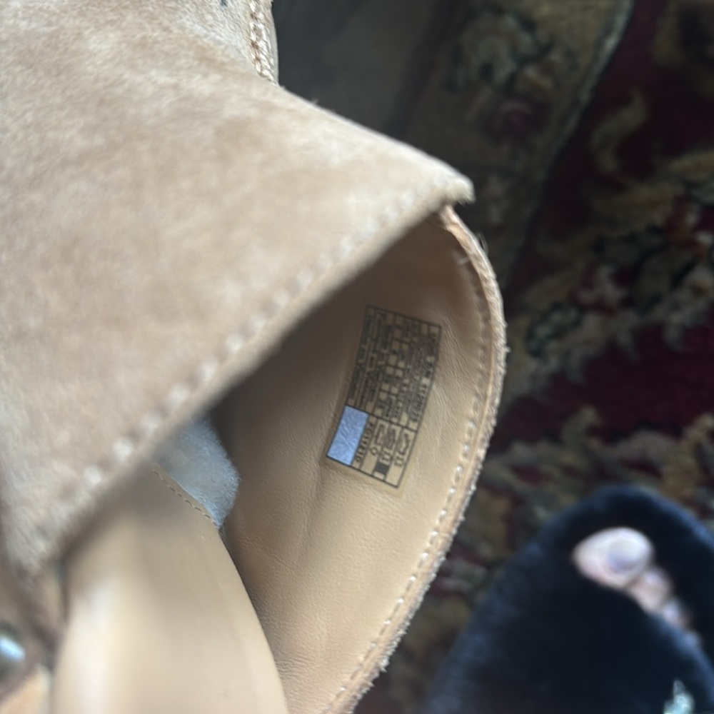 Ugg plush Clogs , brand new size 8 - Picture 3 of 4